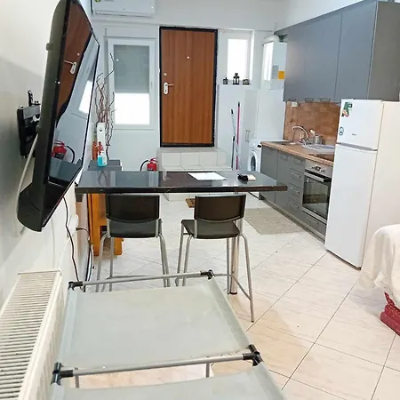 Comfy Studio In The Center